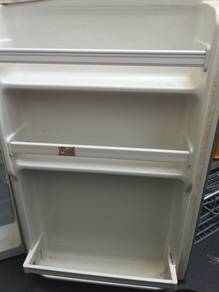Peti ais hisense 100liter