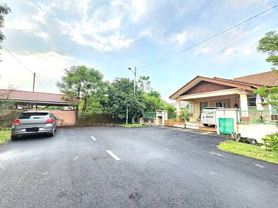 Semi-Detached House For Sale in Salak Tinggi,SGR