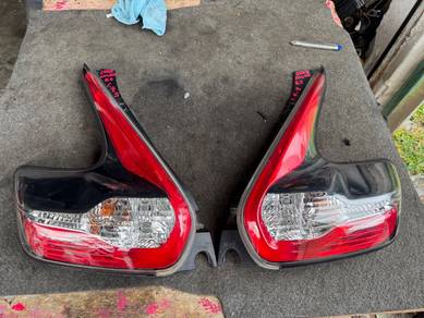 No 1-4-5 Nissan Juke Nismo RS NFL Rear Lamp Jpn