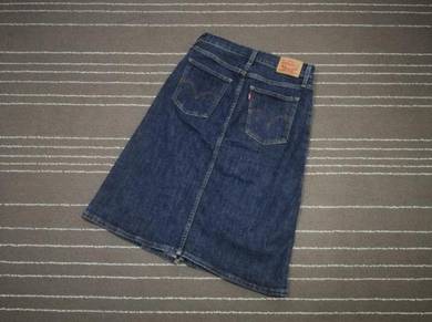 Levis denim skirt w27