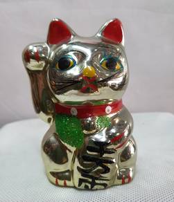 Japanese Beckoning Lucky cat Gold Right hand Piggy
