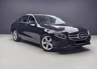 Mercedes Benz E200 200 AVANTGARDE (CKD) in Cheras, KUL