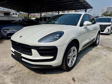 Porsche Macan in Kepong, KUL