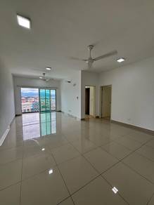 Condominium For Rent in The Holmes