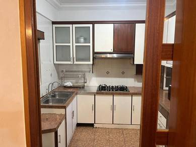 Condominium For Rent in Gold Coast