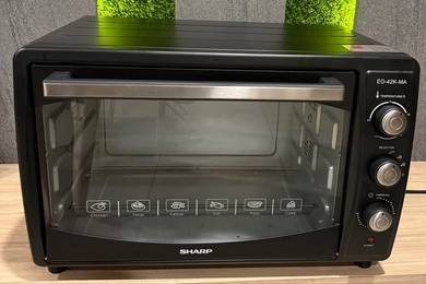 Sharp Electric Oven 42L – Like New, Under Warranty