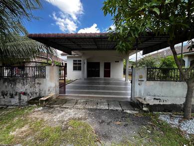 Bungalow House For Sale in Chemor,PRK