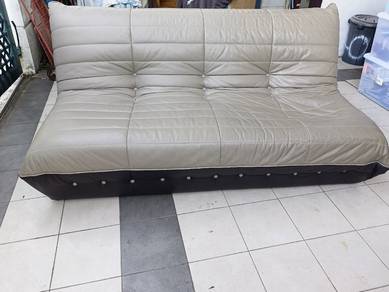sofa kulit