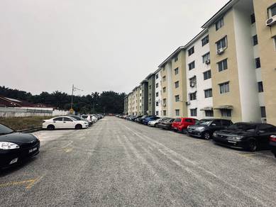 Flat For Sale in Sanctuary Court