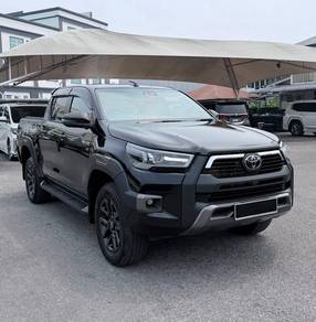 Toyota Hilux ROGUE in Kuching, SWK