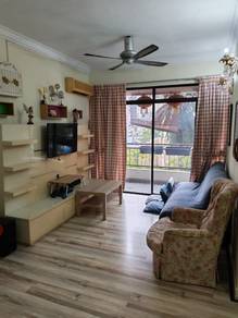 Condominium For Rent in E-Park Condominium