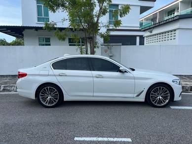 BMW 530e 30e SPORT in Kota Damansara, SGR