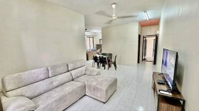 Apartment For Sale in Vista Pinggiran
