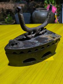 Vintage Cast Iron Charcoal Flat Iron