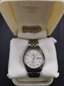 Seiko 5 automatic