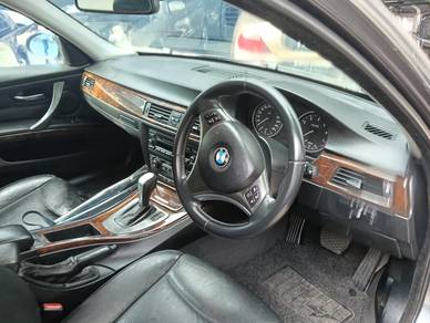BMW 325i 25i (CKD) in Georgetown, PNG