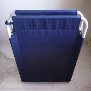 Foldable resting bed
