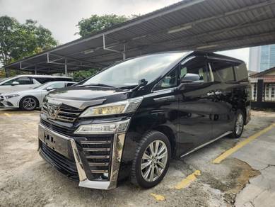 Toyota Vellfire GOLDEN EYES II in Damansara Kim, SGR