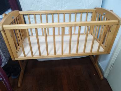 High-Quality Wooden Rocking Bed – Without Mattress