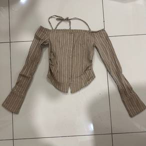 Korean style gen z Off shoulder top