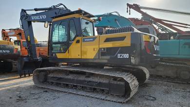 Volvo EC210DL excavator