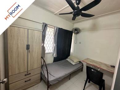 Room in Jelutong, PNG