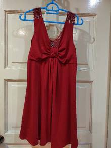 maroon sleeveless dress