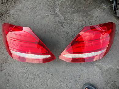 MERCEDES E200 E250 REAR TAIL LAMP (original)