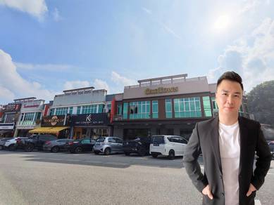 Shop lot For Sale in Cheng,MLK