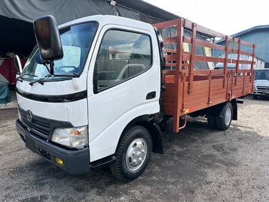 Hino XZU413 4.0 Local 2010 14ft Kargo Am BDM5000KG