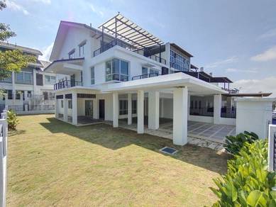 Semi-Detached House For Sale in Sepang,SGR