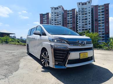 Toyota Vellfire in Desa Petaling, KUL