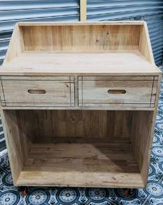 New solid wooden Table
