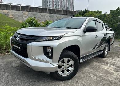 Mitsubishi Triton VGT in Salak Selatan, KUL