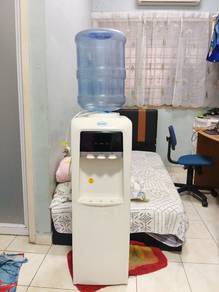 Water Dispenser Panas dan Sejuk Top Load