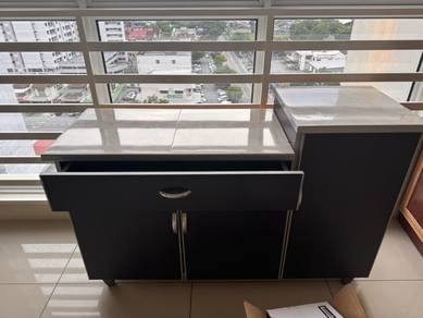 kitchen cabinet