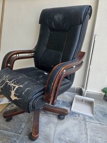 Boss chair used
