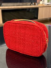 Red pouch- howden private wealth