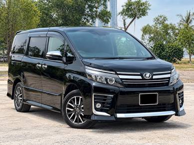 Toyota Voxy ZS KIRAMEKI II in Tampoi, JHR