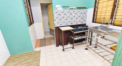 Apartment For Rent in Aman Putra Apartment