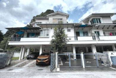 Townhouse For Sale in Batu Caves,SGR