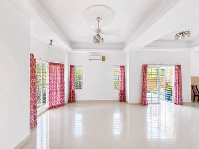 Semi-Detached House For Sale in Shah Alam,SGR