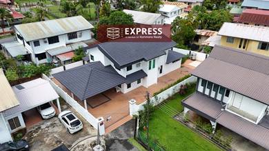 Semi-Detached House For Sale in Miri,SWK