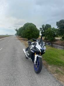 Yamaha R15