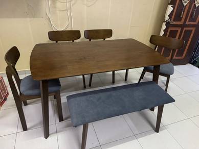 Set meja makan 6 kerusi