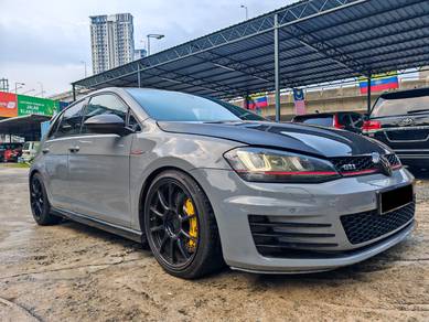 Volkswagen Golf GTi in Kuchai Lama, KUL