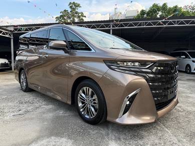 Toyota Alphard Z in Damansara, KUL