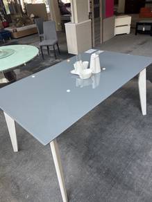 CLEARANCE SALE – Dining Table with Glass Top