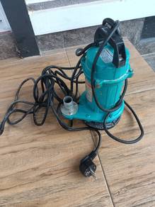 Alat penyedut air submersible