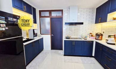 Condominium For Sale in All Seasons Park